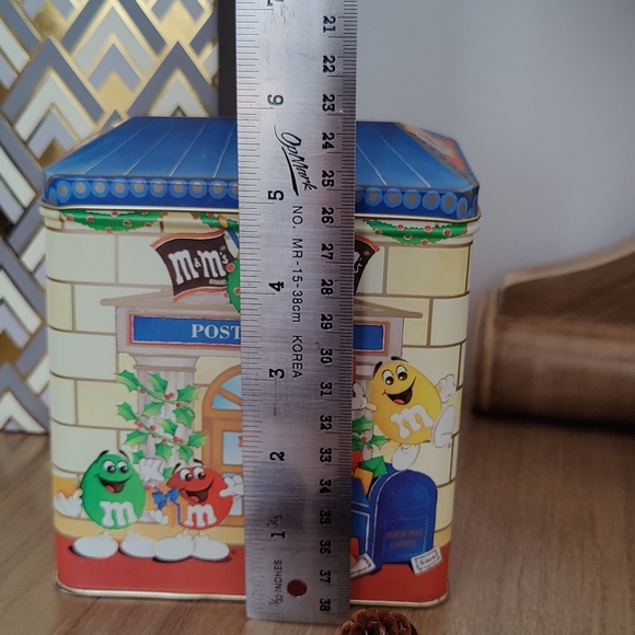Letters to Santa 🎅 M&Ms Post Office | Christmas Tin - Picture 11 of 11
